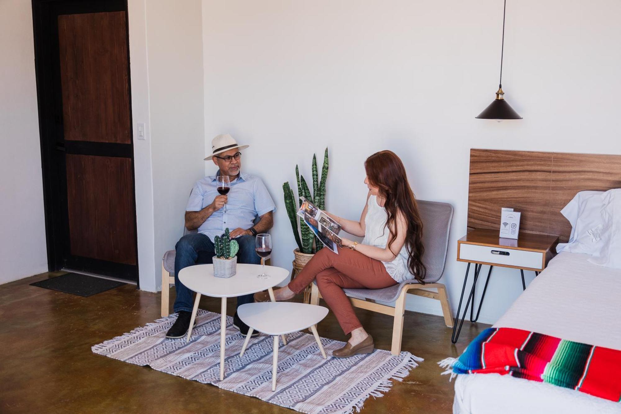 Vl Uno Bed & Breakfast Ensenada Bagian luar foto